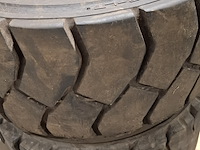 4x band met velg (t.b.v. ravo veegmachine), 28x12.5-15 (355/45-15) - afbeelding 2 van  12