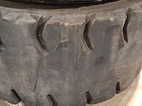 4x band met velg (t.b.v. ravo veegmachine), 28x12.5-15 (355/45-15) - afbeelding 3 van  12