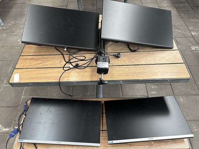 4x beeldscherm, 1x monitorbeugel, samsung - afbeelding 1 van  6