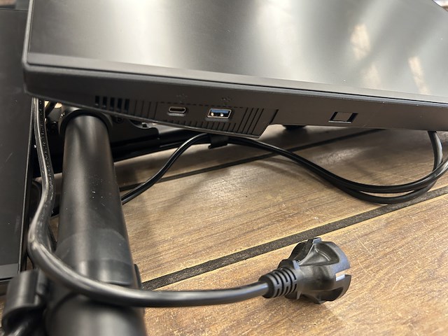 4x beeldscherm, 1x monitorbeugel, samsung - afbeelding 4 van  6