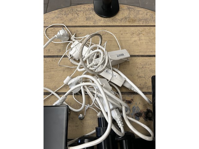 4x beeldscherm, 2x monitorbeugel, lg - afbeelding 4 van  8