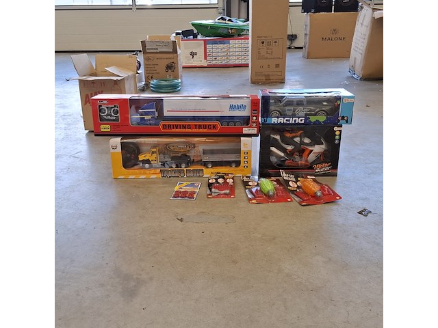 4x bestuurbare rc voertuigen, o.a. global - afbeelding 1 van  7