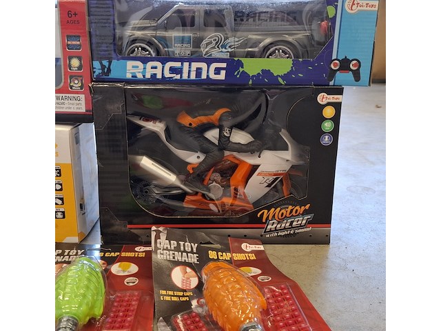 4x bestuurbare rc voertuigen, o.a. global - afbeelding 2 van  7