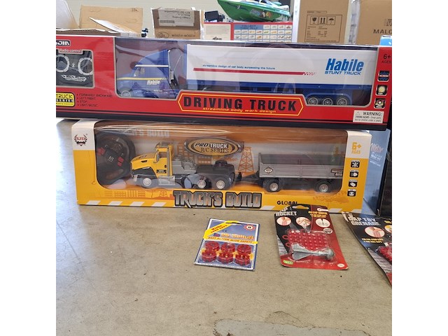 4x bestuurbare rc voertuigen, o.a. global - afbeelding 4 van  7