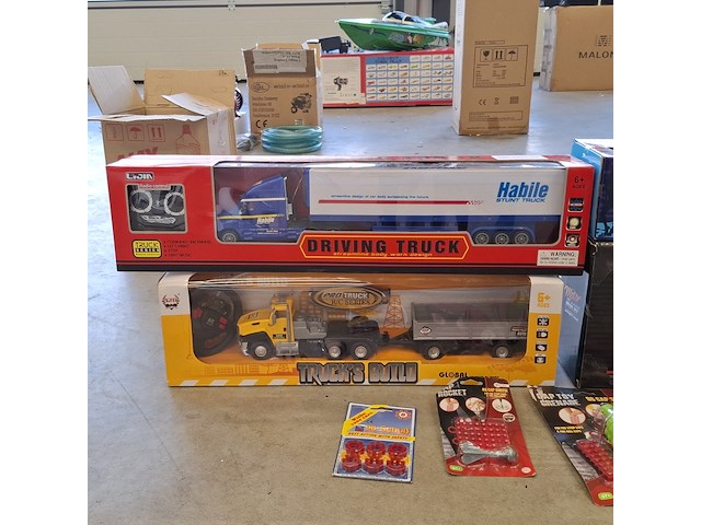 4x bestuurbare rc voertuigen, o.a. global - afbeelding 5 van  7