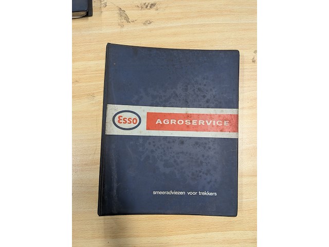 4x boekwerk 'esso smeermiddelen adviezen' - afbeelding 2 van  24
