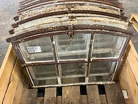 4x boogvormig uitklapbaar stalraam, historisch, wit/roest, 63 cm breed; 43-49 cm hoog