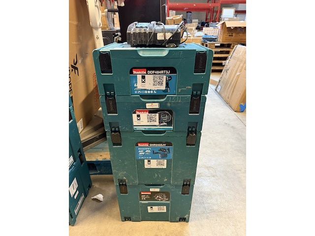 4x bouwgereedschap in koffer, 1x lader makita, ddf484rt3j, djv182zj, dhr242zjv, dhs630zj - afbeelding 1 van  5