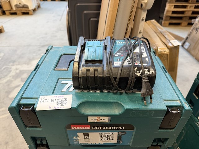 4x bouwgereedschap in koffer, 1x lader makita, ddf484rt3j, djv182zj, dhr242zjv, dhs630zj - afbeelding 5 van  5