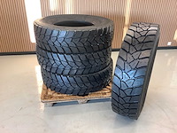 4x bridgestone 315/80r22.5 m+s retread vrachtwagenband - afbeelding 1 van  9