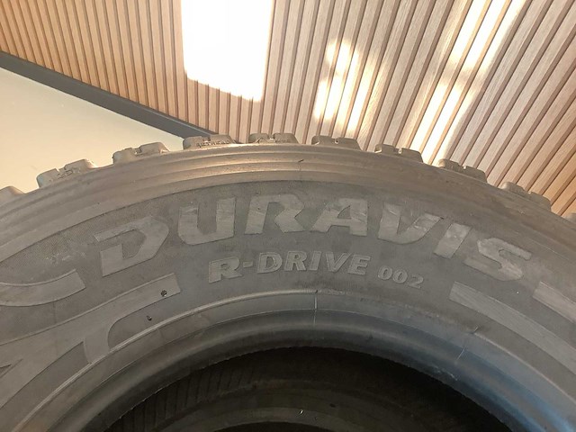 4x bridgestone 315/80r22.5 m+s retread vrachtwagenband - afbeelding 6 van  9