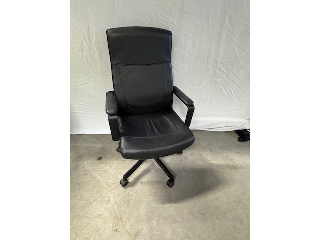 4x bureau met bureaustoel ikea, wit - afbeelding 3 van  10