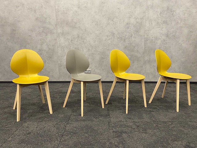 4x calligaris basil - eetkamerstoel - mosterd/ antraciet - afbeelding 1 van  8