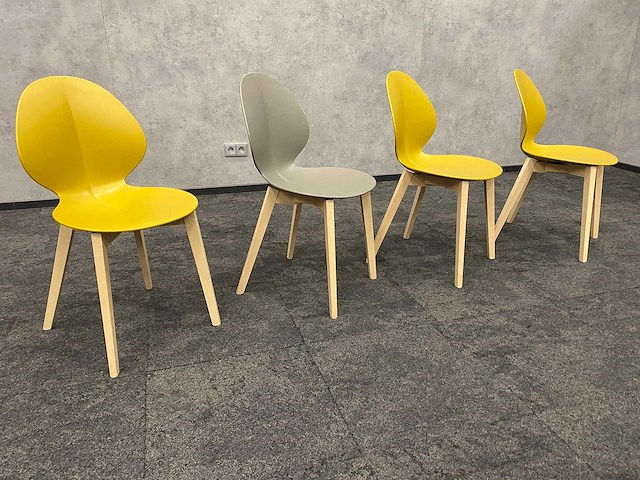 4x calligaris basil - eetkamerstoel - mosterd/ antraciet - afbeelding 4 van  8
