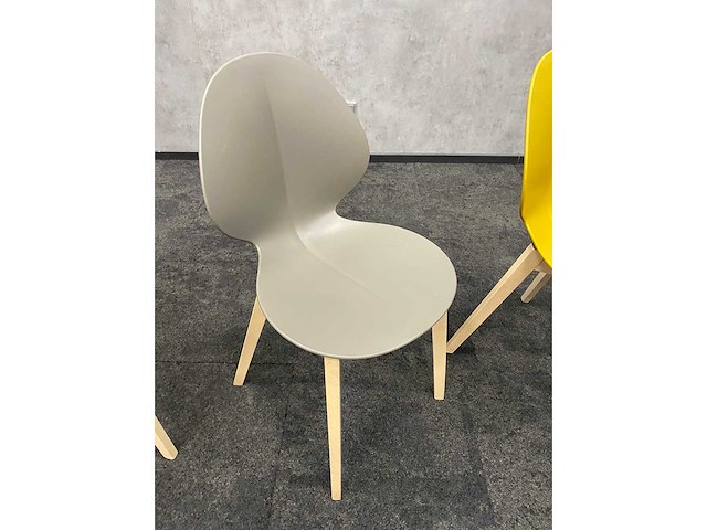 4x calligaris basil - eetkamerstoel - mosterd/ antraciet - afbeelding 6 van  8