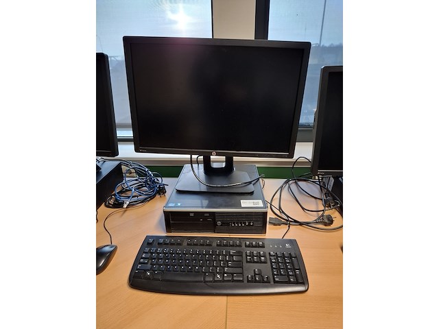 4x computer met beeldscherm en toetsenbord hp, hp pro 6300 sff i5 en hp 6300 sff, bouwjaar 2013 en 2016 - afbeelding 9 van  13