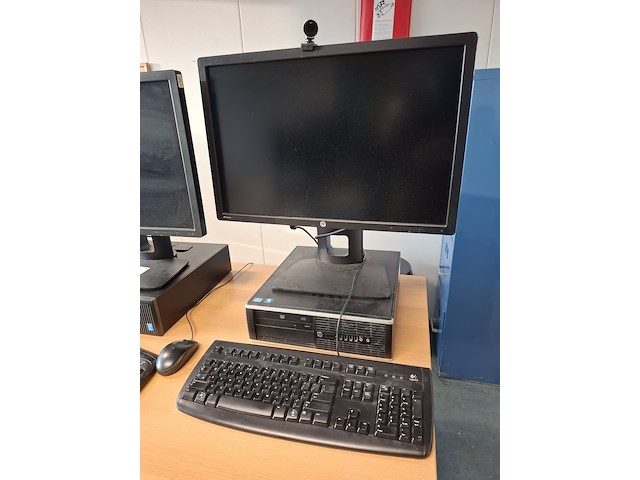 4x computer met beeldscherm en toetsenbord hp, hp pro 6300 sff i5, hp elitedesk 800 g1 sff i5 en , bouwjaar 2013 en 2016 - afbeelding 10 van  17