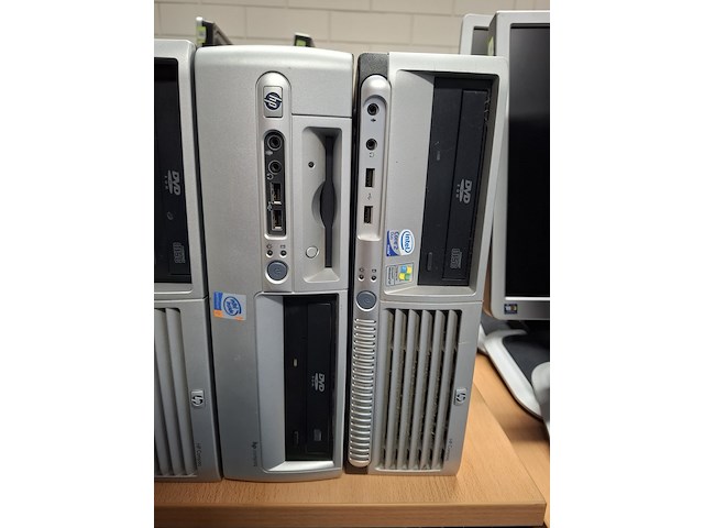 4x computer met beeldscherm, hp, hp dc7700 sff en hp d530 sff, 2010 en 2008 - afbeelding 4 van  7