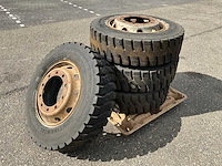4x continental 275/70 r22.5 urban-traffic m+s band met velg - afbeelding 1 van  10