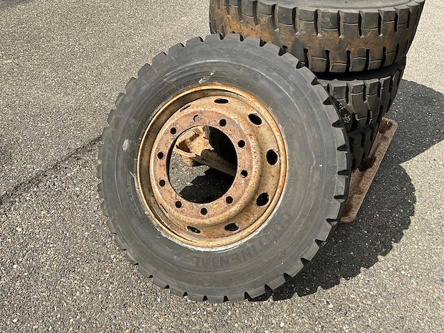 4x continental 275/70 r22.5 urban-traffic m+s band met velg - afbeelding 5 van  10