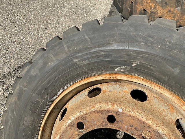4x continental 275/70 r22.5 urban-traffic m+s band met velg - afbeelding 9 van  10
