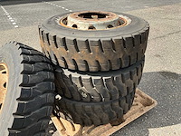 4x continental 275/70 r22.5 urban-traffic m+s band met velg - afbeelding 6 van  7