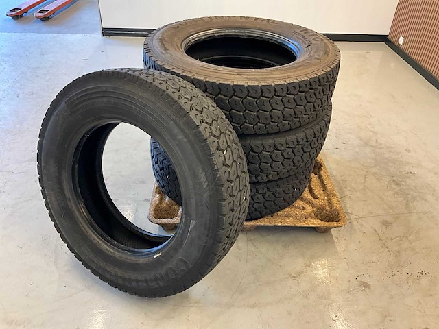 4x continental 275/70r22.5 vrachtwagenband - afbeelding 3 van  6