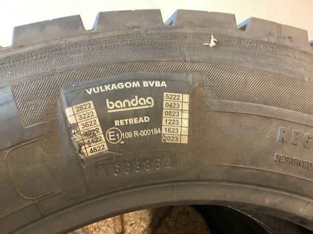 4x continental 295/55r22.5 m+s retread vrachtwagenband - afbeelding 7 van  9