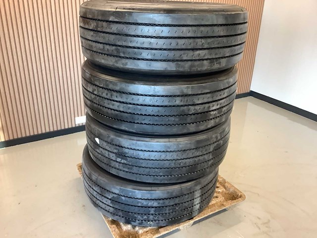 4x continental 385/65r22.5 m+s retread vrachtwagenband - afbeelding 8 van  8