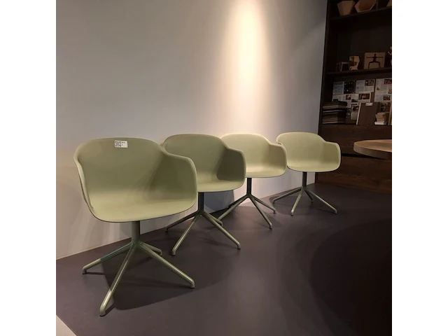 4x design draaistoel muuto - afbeelding 1 van  7