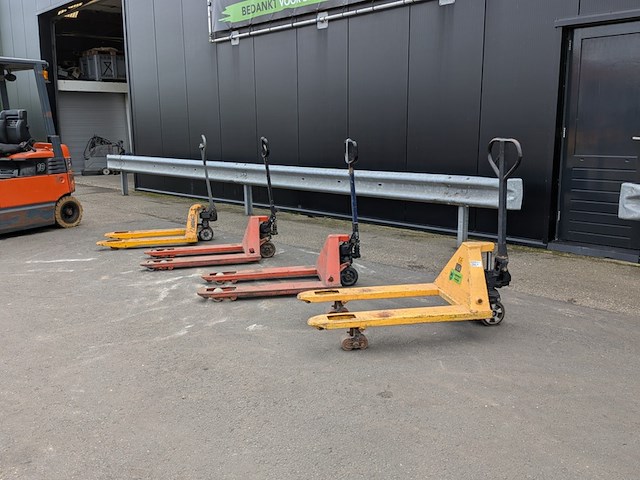 4x diverse handpompwagen - afbeelding 12 van  19