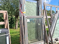 4x diverse kunststof kozijnen waarvan 3 met glas - afbeelding 2 van  6