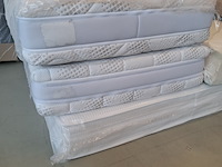 4x diverse matrassen - afbeelding 3 van  9