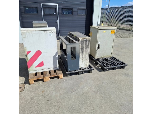 4x diverse stroomkasten - afbeelding 1 van  4