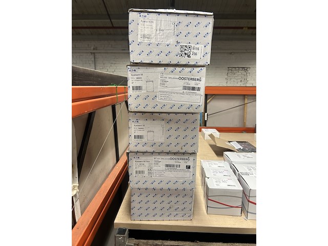 4x diversen groepenkasten, eaton - afbeelding 1 van  3