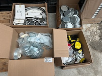 4x doos met badkameraccessoires w.o. kranen w.o. geberit, venlo - afbeelding 1 van  6