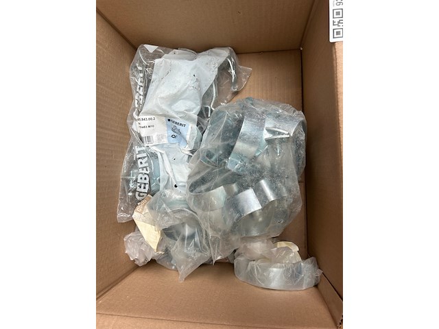 4x doos met badkameraccessoires w.o. kranen w.o. geberit, venlo - afbeelding 2 van  6