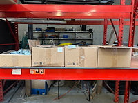 4x doos met installatiemateriaal met o.a. metalen pijpbeugels - afbeelding 1 van  9
