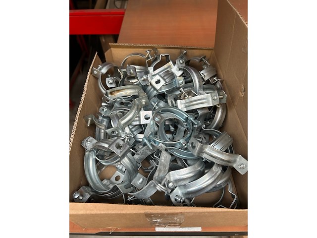 4x doos met installatiemateriaal met o.a. metalen pijpbeugels - afbeelding 2 van  9