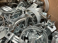 4x doos met installatiemateriaal met o.a. metalen pijpbeugels - afbeelding 6 van  9