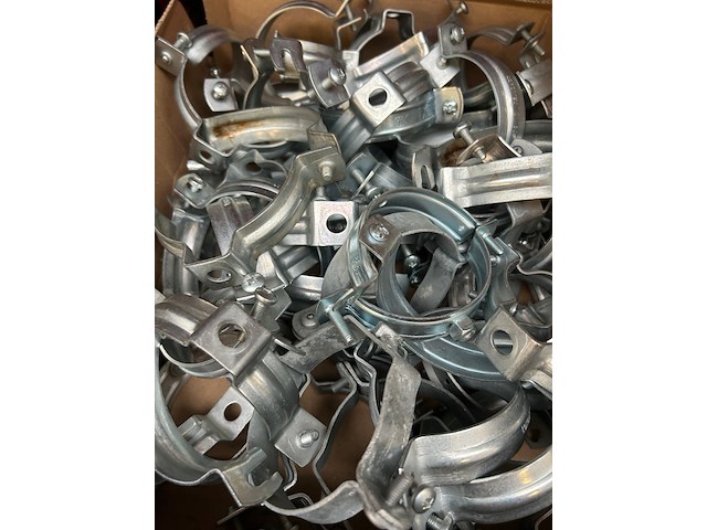 4x doos met installatiemateriaal met o.a. metalen pijpbeugels - afbeelding 8 van  9