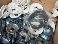 4x doos met installatiemateriaal met o.a. metalen pijpbeugels - afbeelding 9 van  9