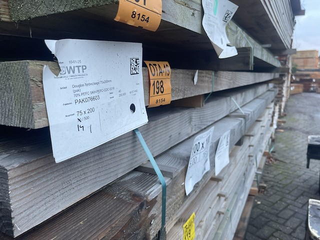 4x douglas balken fijnbezaagd - afbeelding 2 van  3