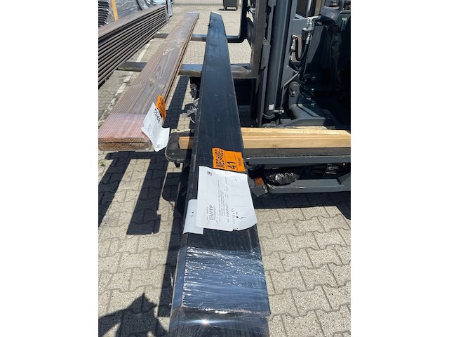 4x douglas zweeds rabat zwart gecoat, 26x190mm, lengte 500cm - afbeelding 1 van  3