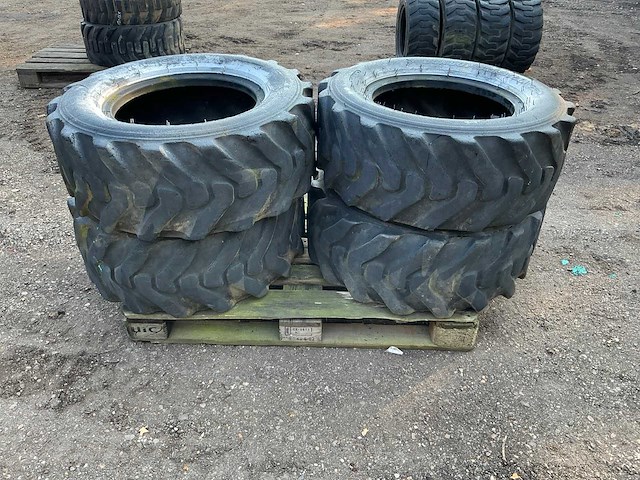 4x dunlop stabilia 12.0 r18 band, wiel en velg - afbeelding 9 van  12