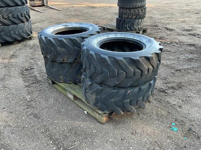4x dunlop stabilia 12.0 r18 band, wiel en velg - afbeelding 10 van  12