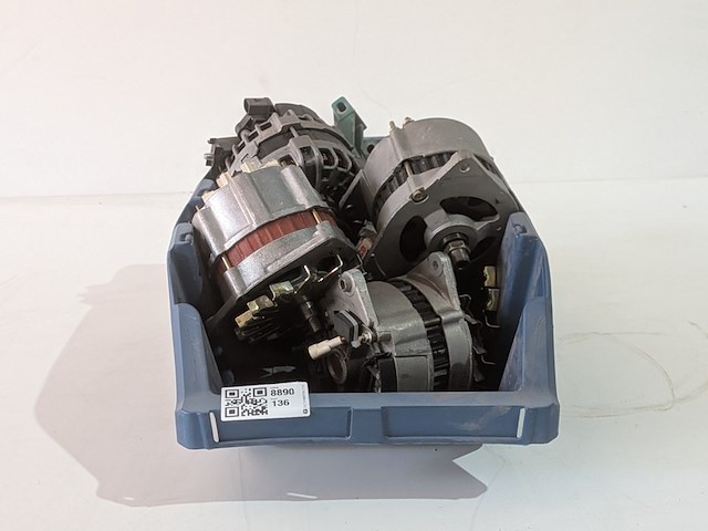 4x dynamo met 2x startmotor - afbeelding 1 van  13