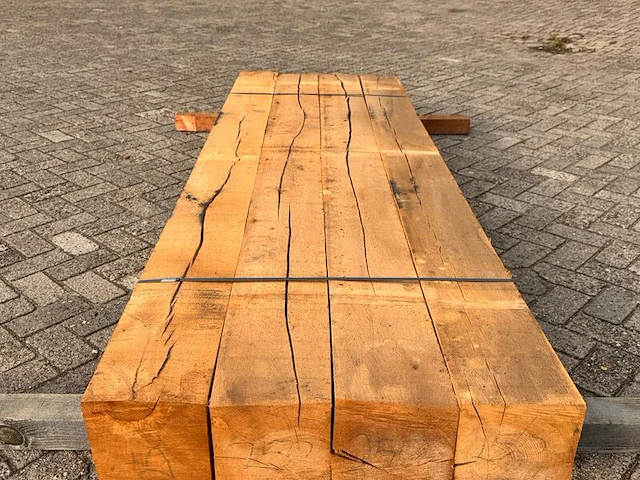4x eiken balken fijnbezaagd, 200x200mm, lengte 250cm - afbeelding 1 van  3