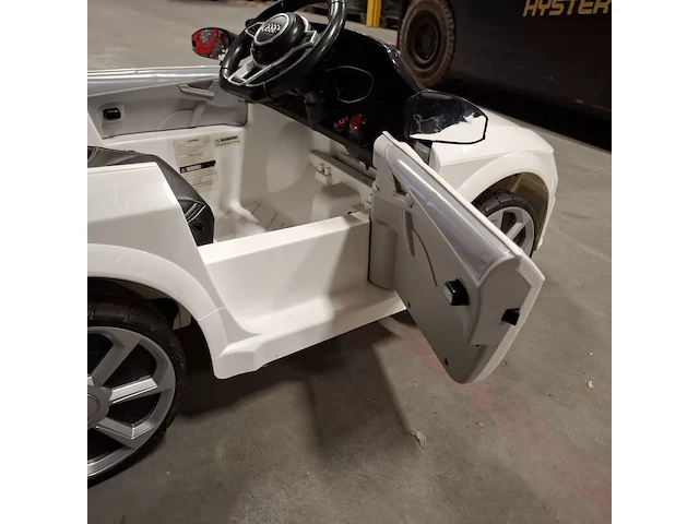 4x elektrische speelauto's voor kinderen, audi, bmw, mercedes - afbeelding 4 van  30