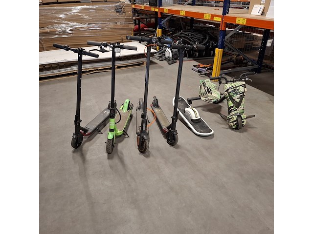 4x elektrische step en 1x hoaverboard - afbeelding 1 van  11